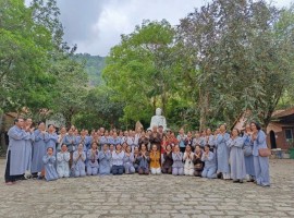 Khoá tu Một ngày an lạc